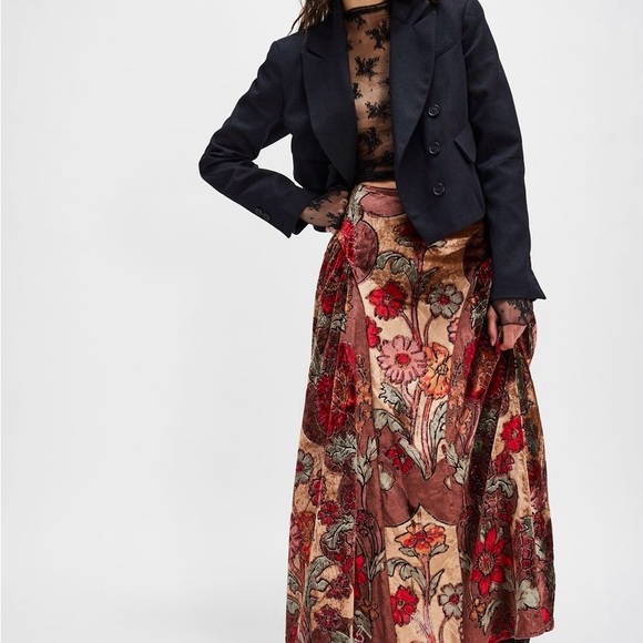 Free People Dresses & Skirts - Free People Velvet Petals Maxi Skirt New With Tags Size 6 !